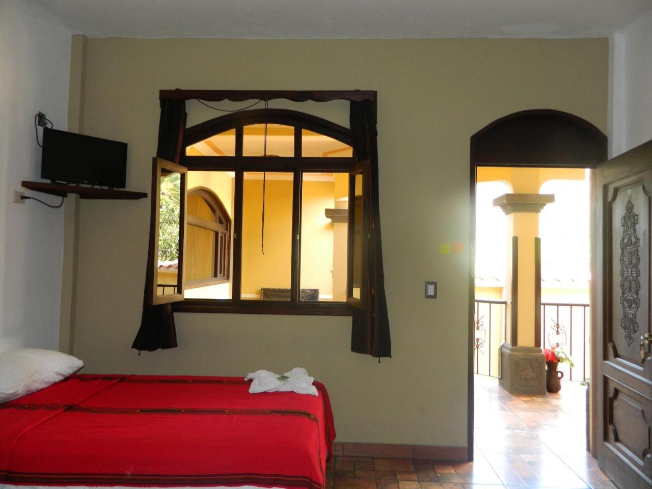 Hotel Villa Los Arcos Panajachel Dış mekan fotoğraf